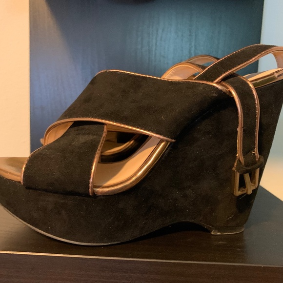 Zara Faux Suede Black and Gold Wedges - Picture 1 of 3